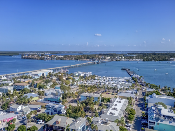 Bradenton Beach Four Bedroom Vacation Home with Pool & Spa